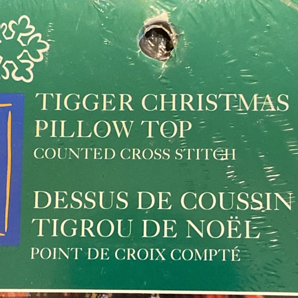 Tigger Christmas Pillow Top Counted Cross Stitch NEW - Picture 2 of 8